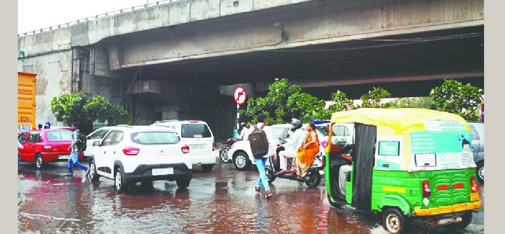 Rain water will flow into the drains, waterlogging in city conditions