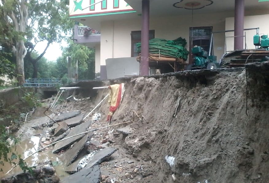 loss of property due to heavy rainfall in himachal.