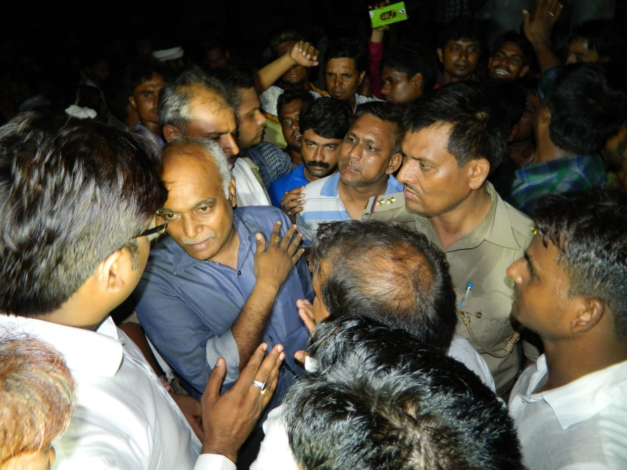 people protest When the power cut