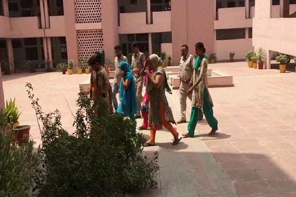 sex racket busted at fatehabad, sex racket, four ladies arrested, fatehabad police, fatehabad