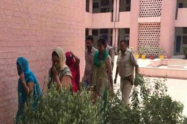 sex racket busted at fatehabad, sex racket, four ladies arrested, fatehabad police, fatehabad