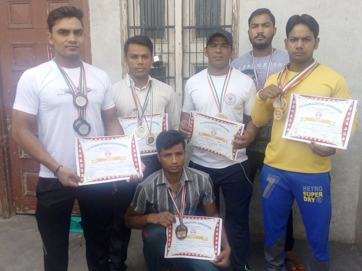 Power lifters won medals in Lucknow.