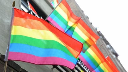  The story of the colorful flag people to be ready