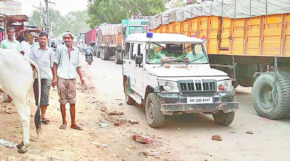 overload tercter and trolly, three bike dump, hanagama in narnaul, in nagal chodhari