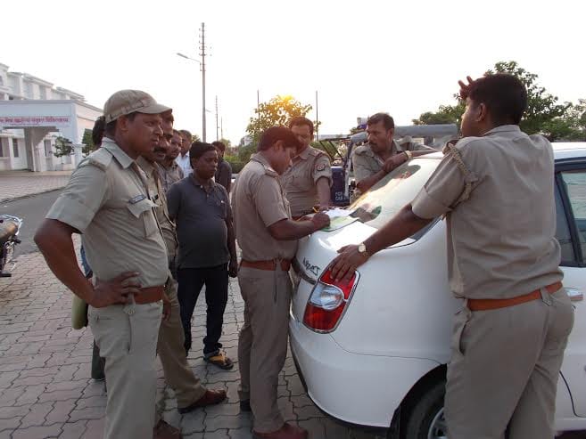 chief secretary office employee threaten traffic police