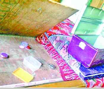 16 lakh theft from four homes