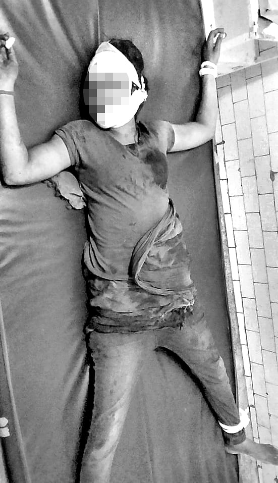 women found on road in injurd condition