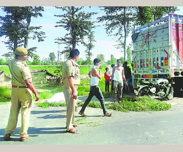  Two died and one injured in an accident in bahraich.