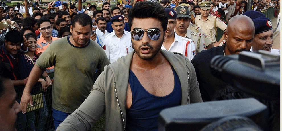 Arjuna was not wearing helmet because of hair gel, were to India Gate for traffic awareness 