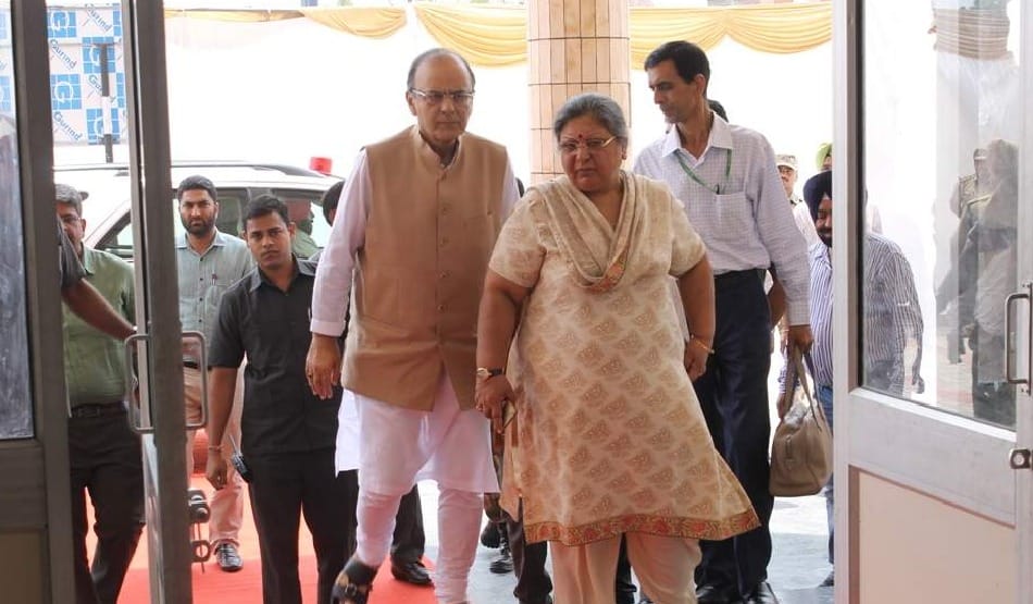 finance minister Jaitley arrived with wife in Mohali resident relitive indulgence