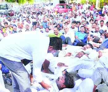 CM Ooffice staff made hostage by BKU