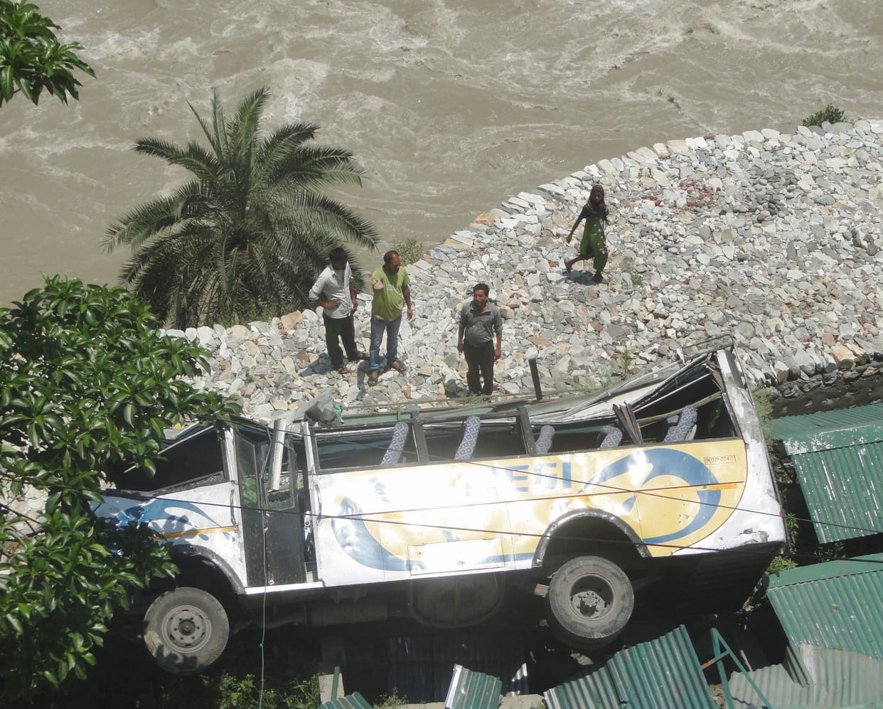 bus accident, driver injured.