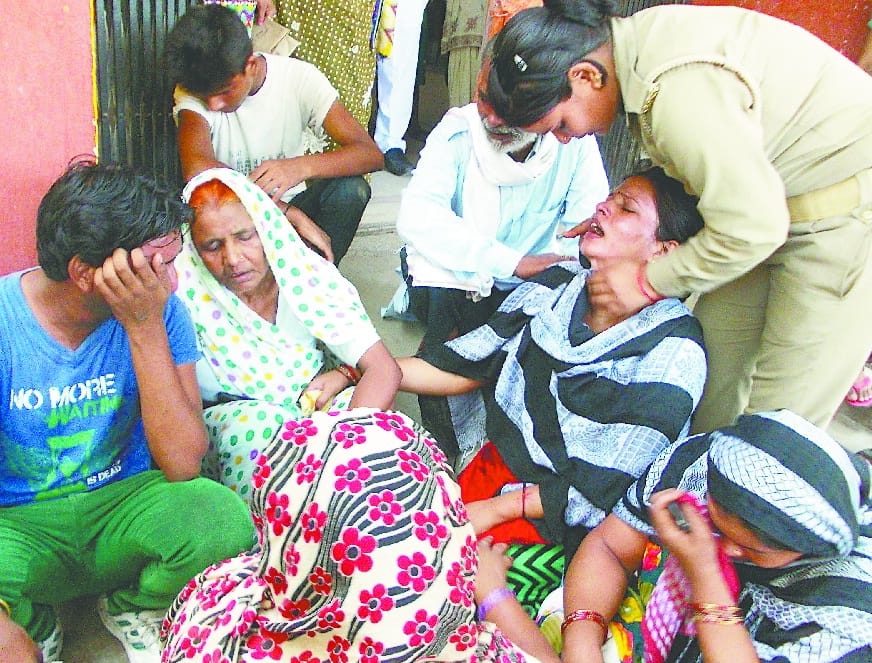 Married Lover's suspicious death, living with girlfriend