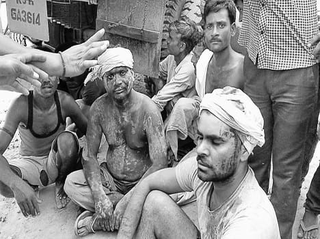 The dumper drivers over extortion Dbangon Dhuna