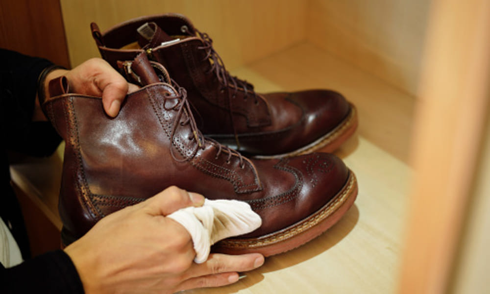 tips take care of your shoes in monsoon