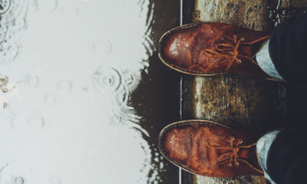 tips take care of your shoes in monsoon
