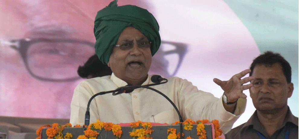 Bihar chief minister attacked on central and state government