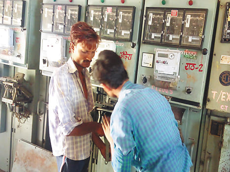 Ax fell on a power sub-station, a huge crash OBC