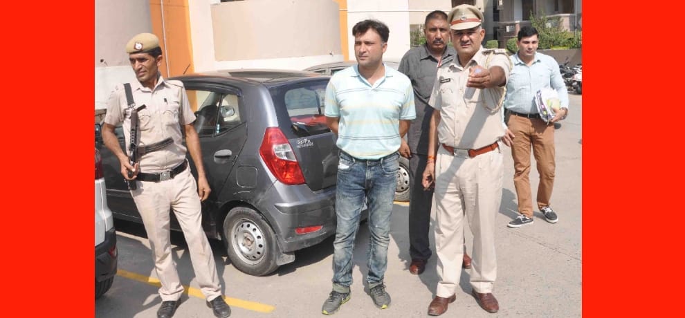 Forensic expert journalist repeated the ritual death of throwing dummy Crime Scene