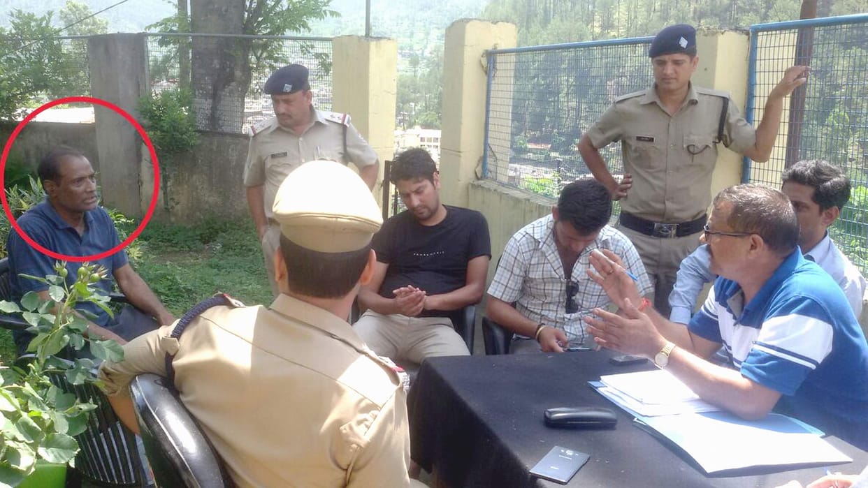 SDM cought doing the bribe.