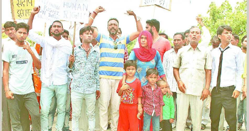 Death in custody, police officer suspend, aggitation, demand government service, Sirsa