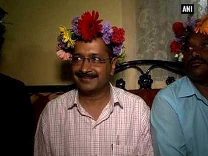 Social media erupts in hilarity over Arvind Kejriwal's flower crown
