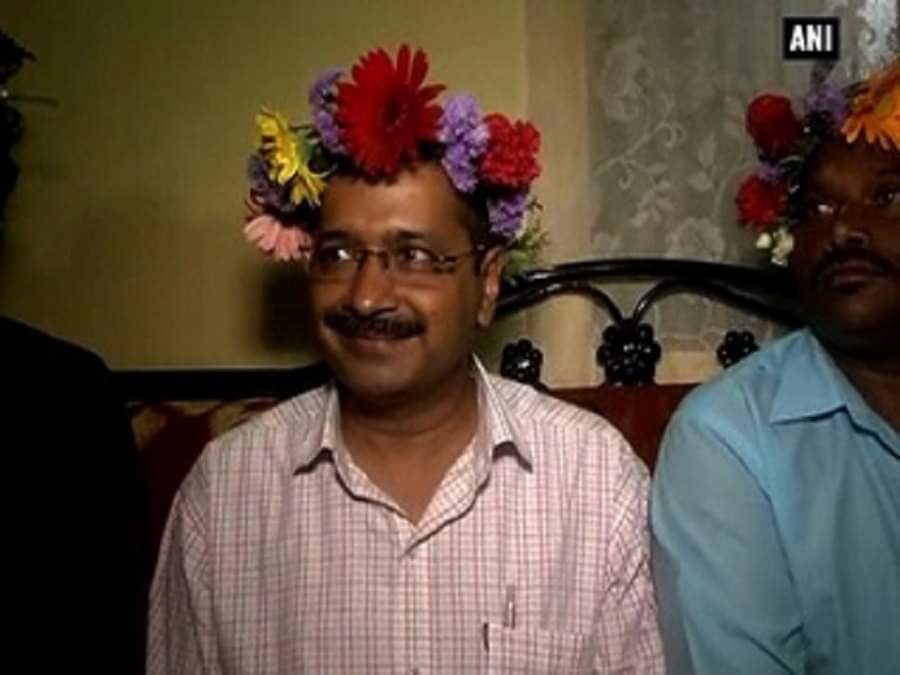 सोशल मीडिया पर उड़ा केजरीवाल का मजाक