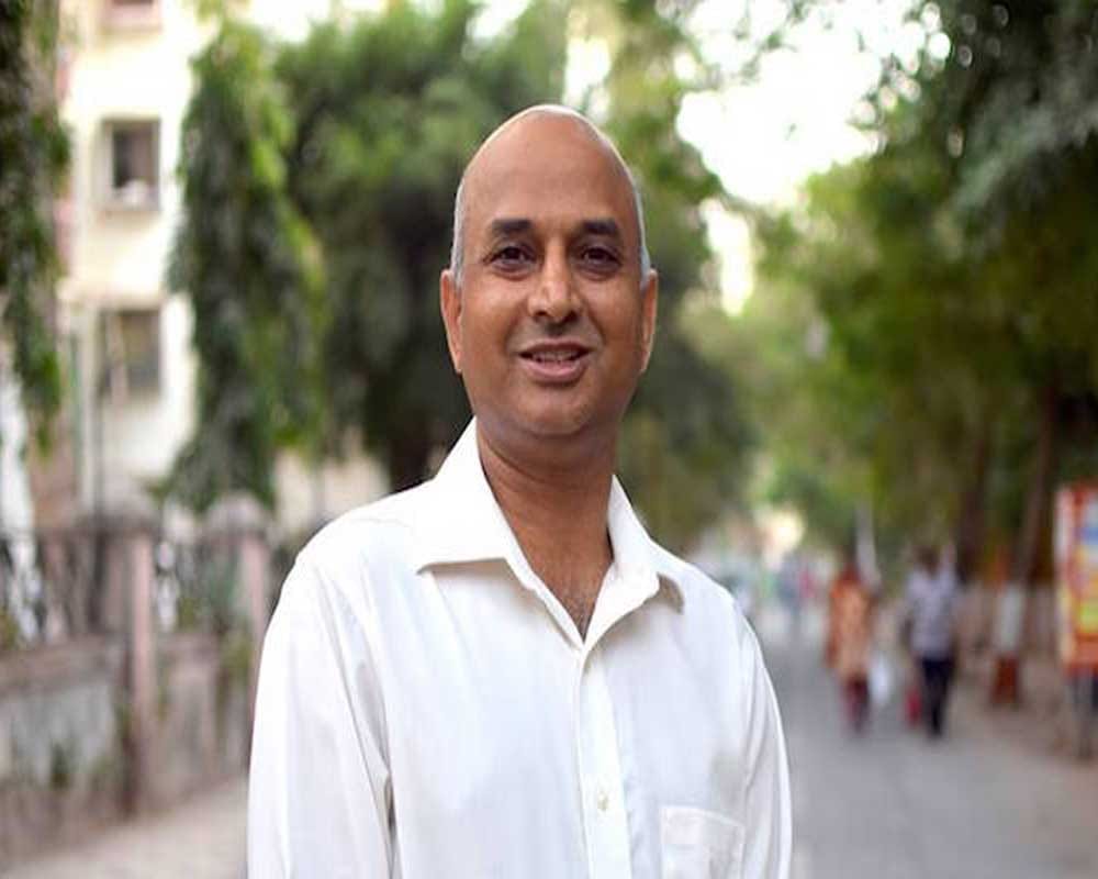 This man started life from Mumbai slum area and now a successful dentist
