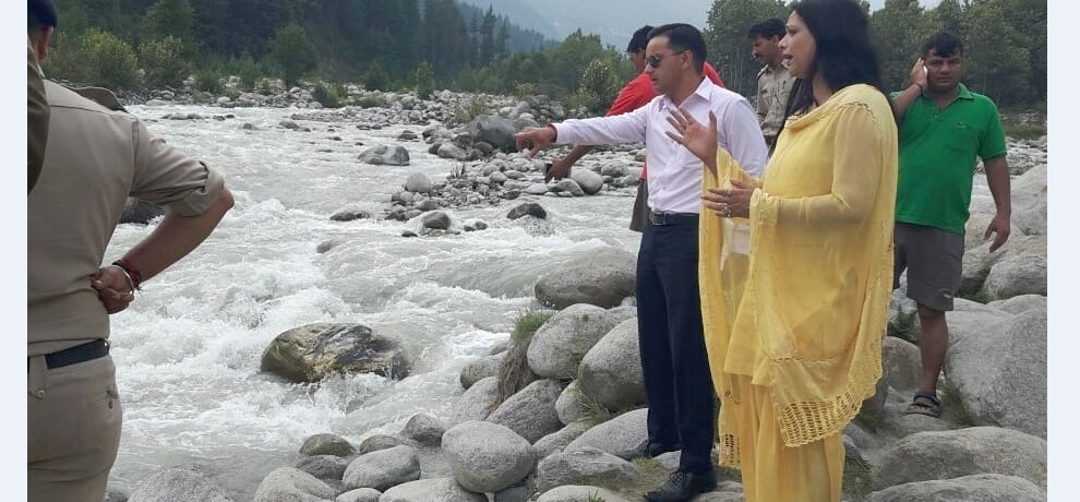 Tourist drown in Beas river at kullu.