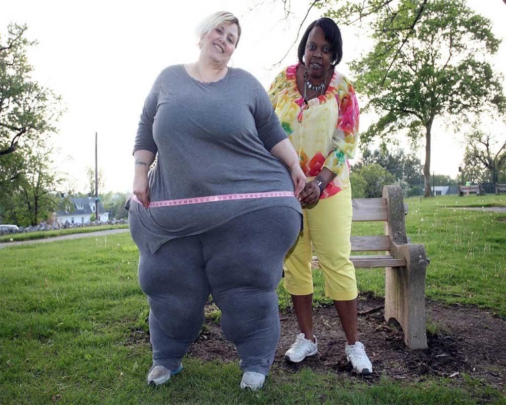 35-stone woman with EIGHT FOOT hips