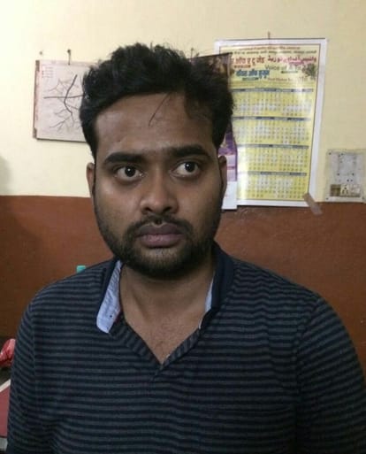 A man reaches in college campus to   shoot a girl lucknow.
