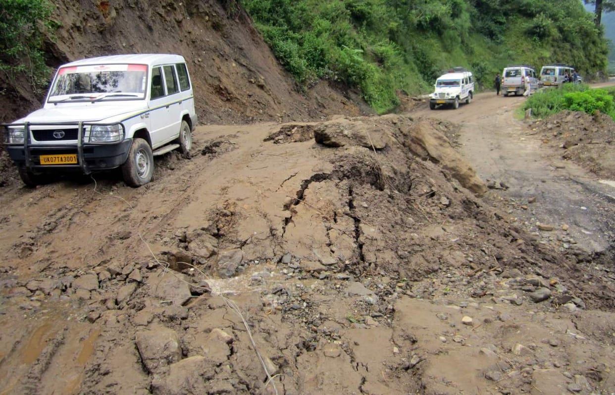 yamunotri foot route open after twenty eight hours