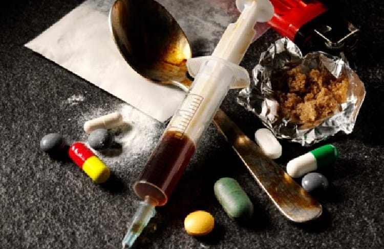  Injecting drug in  groups, users are inviting AIDS