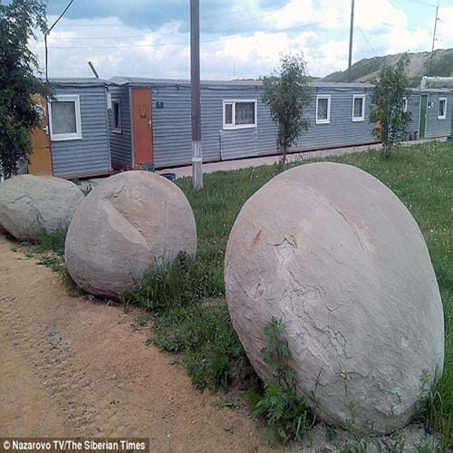 colour changing jurassic pearl found in siberia