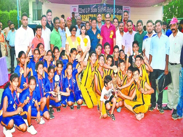 Lucknow-Varanasi champion in basketball