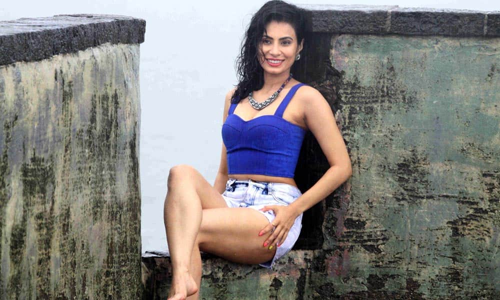 Bollywood actor Manisha Kelkar enjoys the rains