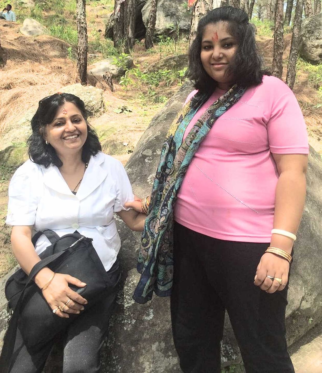 mother inspire disabled daughter, daughter became singer