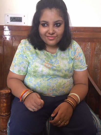 mother inspire disabled daughter, daughter became singer