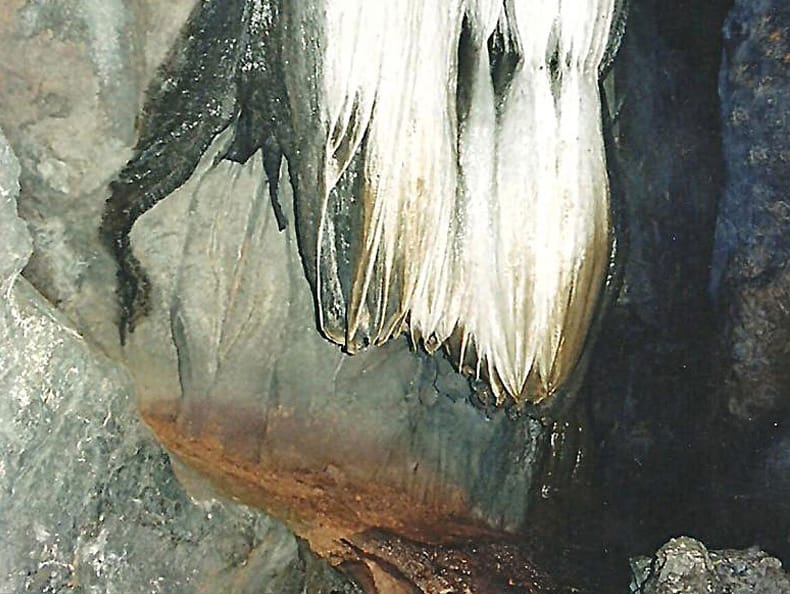 no emergency and life saving facility in patal bhuvaneshwar cave