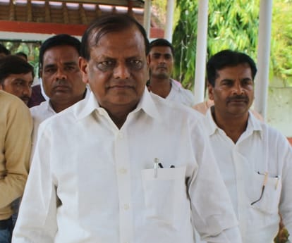 RK chaudhary put serious charges against mayawati.