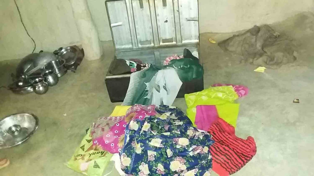 Day-to-day stealing in the posh colony of the city