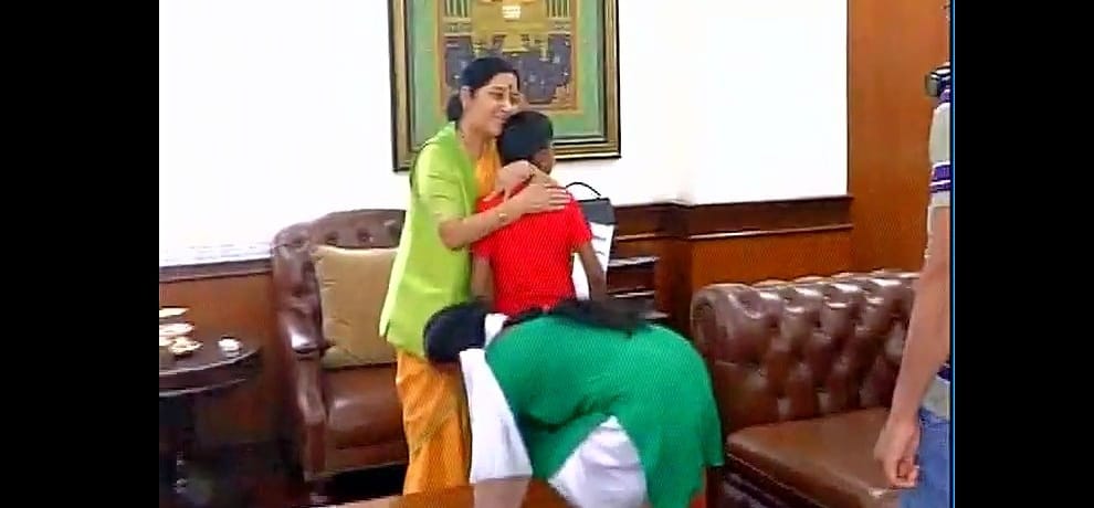 delhi boy sonu who was abducted 6 years ago, returns to his family from bangladesh