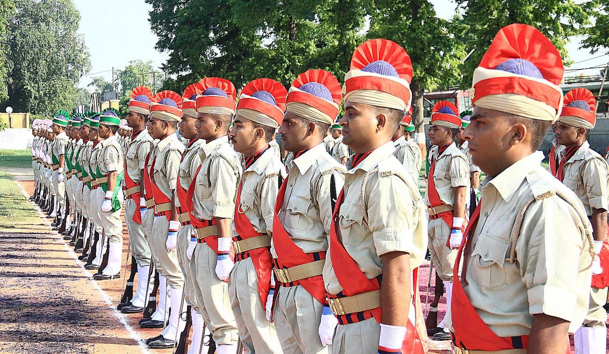 CM Lee salute the passing out parade