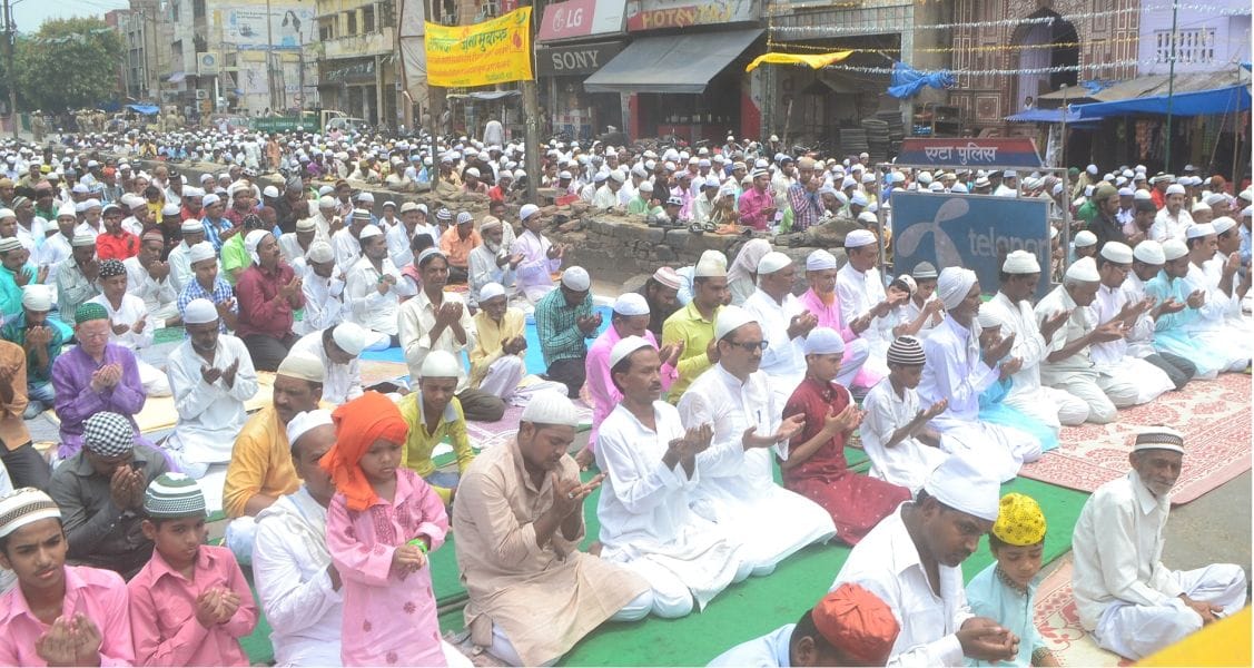 jile kee 135 masjidon mein padhee gaee namaaj