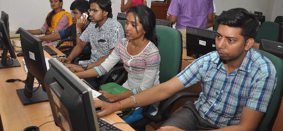 Aadhar card should not be required for admission in colleges