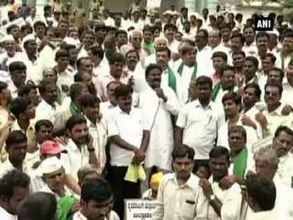 Farmer's hunger strike demanding crop insurance 