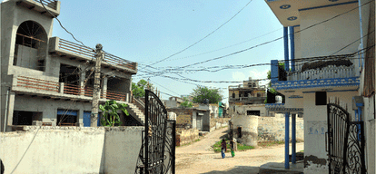 in President adopted village do not have drinking water, women pull cart