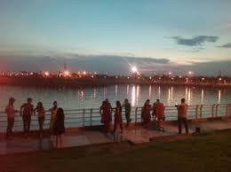 imported light to be incorporated in janeshwar mishra park