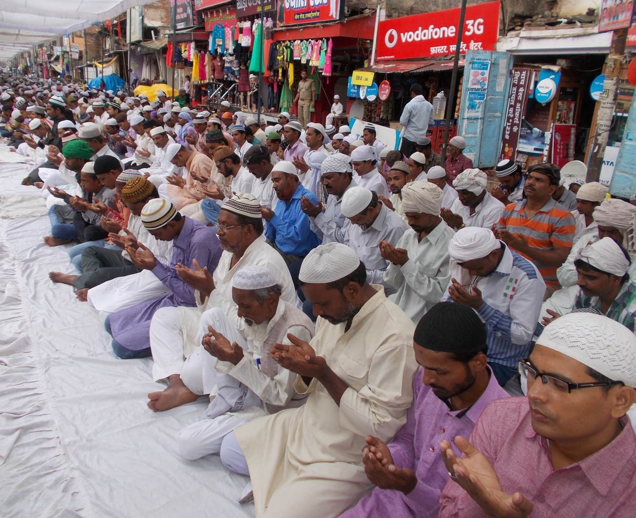 with akidat jume ki alwida namaj padhi