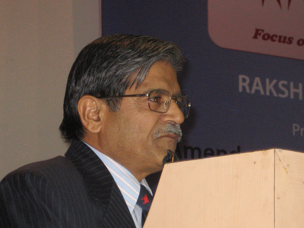Justice Dhingra commision untold fact, Vadra Land Deal, Justice Dhingra, Robert Vadra land deals